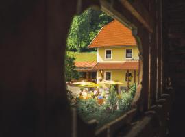 Berggasthof Karlbauer, holiday rental in Lendorf