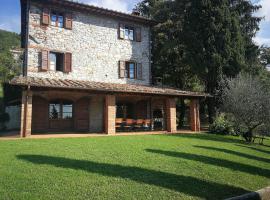 casa marconi, cottage in Vetriano