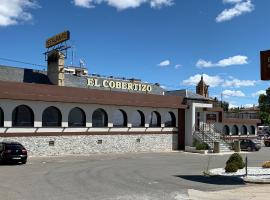 Hotel El Cobertizo, hotel v destinaci Plasencia del Monte