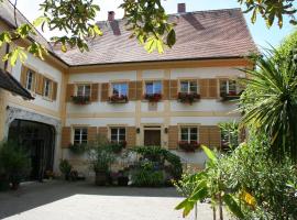 Gutshof Güntert - ehemaliges Weingut von 1741, hotel met parkeren in Sulzburg