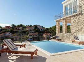 Luxury villa Lovely maiden near Vela Luka, pool, hotel in Vela Luka
