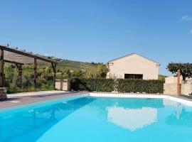One bedroom appartement with shared pool and wifi at Montalto delle Marche, apartment sa Montalto delle Marche