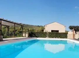 One bedroom appartement with shared pool and wifi at Montalto delle Marche