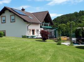 Ferienwohnung Auszeit Waxweiler, ξενοδοχείο σε Waxweiler