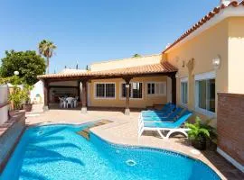 Casa Ajabo with heateable pool