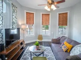 Remodeled Historic 2BR 1BA House Near Downtown