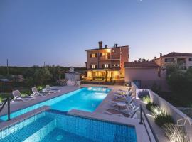 Mediterranean Luxury Villa Jele – hotel w mieście Dobrinj