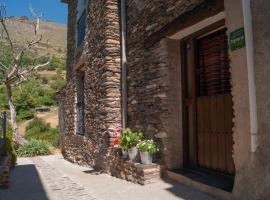 Casa-Huerto La Juana, pet-friendly hotel in Trevélez