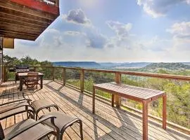 Scenic Hilltop Hideaway, Mins to River and Lake