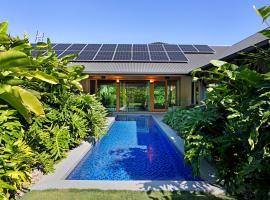 Yangaro, villa in Airlie Beach