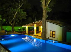 ilamparuma Hotel，位于韦利格默的带热水浴缸的酒店