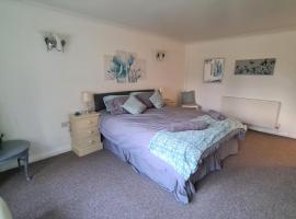 Westbury House, holiday home in Rochford