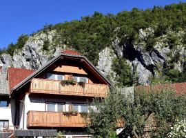 Rooms Ravnik, hôtel à Bled près de : Iglica Waterfalls