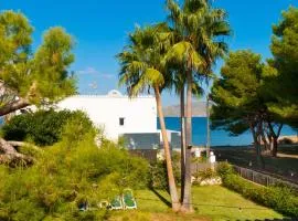 Villa Tita de Manresa, con jardines y vista mar