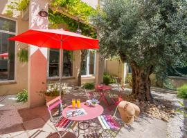 Hotel du Forum, hotel in Carpentras