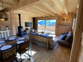 WHYMPER Chalet mitoyen proche pistes avec vue panoramique, holiday home in La Toussuire