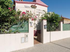 Belvilla by OYO Casa de Rudi: Sevilla'da bir tatil evi
