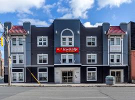 Econo Lodge Inn & Suites Downtown, hotel v oblasti The Village, Toronto