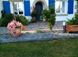 maison aux volets bleus