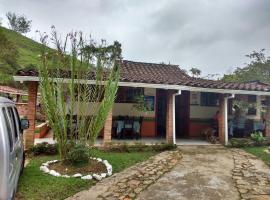 hosteria los alpes, hôtel à San Roque