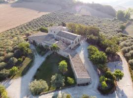 Agriturismo Baglio Pollicarini, farm stay in Pergusa