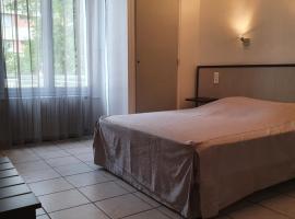 Le coin fleuri, hotel v destinaci Digne-Les-Bains