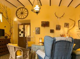 Casa centenaria con encanto – hotel w mieście Zufre