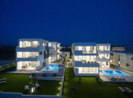 Apartments & Rooms Pool Villas Maris