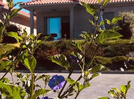 Casa con jardín al lado de Playa Hío, familiehotel i Vilanova