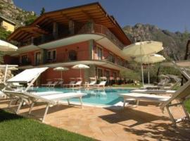 Villa Elite Resort, viešbutis mieste Limone sul Garda