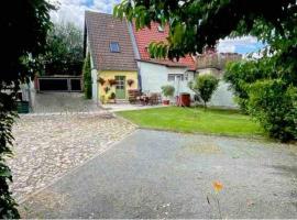 Ferienhaus Ackerbürgerhof in der Welterbestadt Quedlinburg: Gernrode - Harz şehrinde bir havuzlu otel