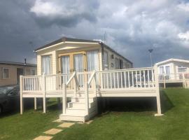 Vista Caravan Hire, glamping site in Seasalter