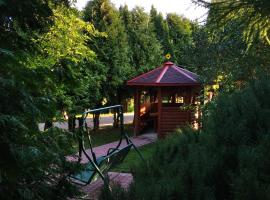 Rayskiy Sad, Hotel in Volytsya