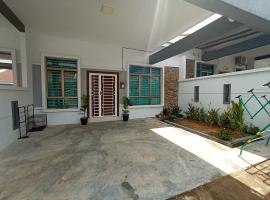 Ros Residence, hytte i Ayer Keroh