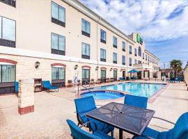 Holiday Inn Express Hotel & Suites Floresville by IHG, hotel v destinaci Floresville