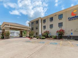 Comfort Inn & Suites El Dorado, hotel in El Dorado