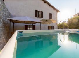 GuestHost - Borgo Santa Lucia Apartment with Private Parking & Garden