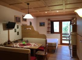 Casa Focobon - presso Sussy residence、ファルカーデのホテル