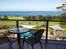 Amooran Oceanside Apartments and Motel, hotel con campo de golf en Narooma