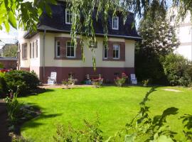 Villa Mondial, hotel with parking in Wadern