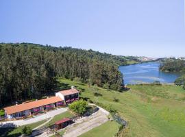 Apartamentos Rurales Las Garzas de Oyambre, παραθεριστική κατοικία σε San Vicente de la Barquera