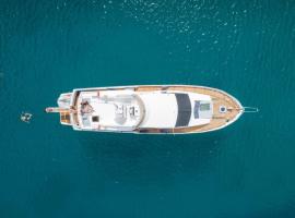 Sea BaronIV "BedsonBoat", alquiler vacacional en Birgu