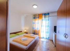 Apartment and Rooms Iva