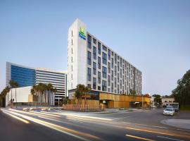 Holiday Inn Express Sydney Airport, an IHG Hotel, מלון ליד נמל התעופה קינגספורד סמית' - SYD, 