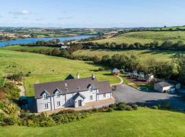 Four Winds,Kinsale Town,Exquisite holiday homes,sleeps 26, hótel í Kinsale