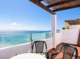 Apartamento con vistas al mar en Carboneras، فندق مع مسابح في كاربونيراس