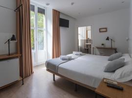 Pensión Sarriegi, hotel in Donostia-San Sebastián