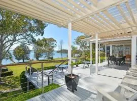 Lake Macquaries' Edgewater Escape at Morisset Memories