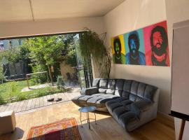 Entspannt in N&uuml;rnberg - Das Einh&ouml;rnchen, &xi;&epsilon;&nu;&omicron;&delta;&omicron;&chi;&epsilon;ί&omicron; &mu;&epsilon; &upsilon;&delta;&rho;&omicron;&mu;&alpha;&sigma;ά&zeta; &sigma;&tau;&eta; &Nu;&upsilon;&rho;&epsilon;&mu;&beta;έ&rho;&gamma;&eta;