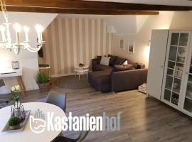 Neu renovierte Ferienwohnung mit Poolhaus & Sauna auf dem Bauernhof, apartmán v destinaci Oetzen
